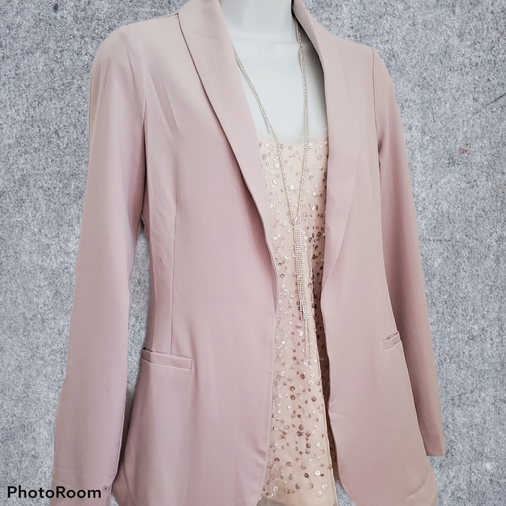 🆕️DYNAMITE Light Blazer - Picture 8 of 8